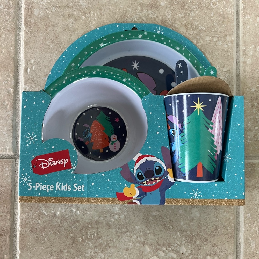 Disney Kids 5-Piece Dinnerware Set with Stitch Design